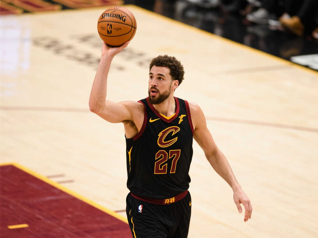 27岁勇士旧将化身骑士利刃：狂砍29分+7三分震撼全场